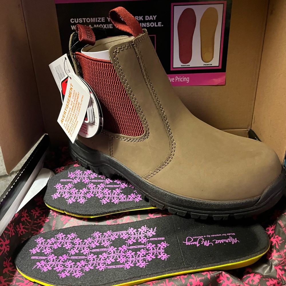 Women’s composite toe boot
